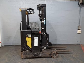 Chariot à mât rétractable Caterpillar NR16N2