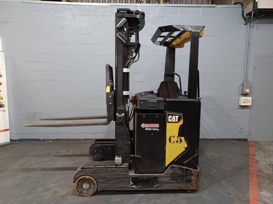 Chariot à mât rétractable Caterpillar NR16N2
