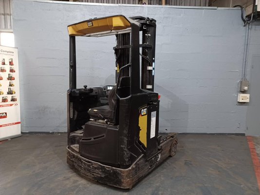 Chariot à mât rétractable Caterpillar NR16N2