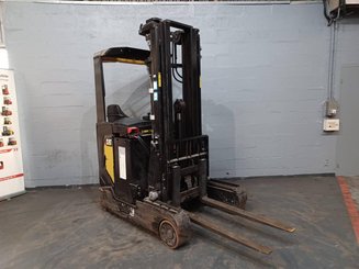 Chariot à mât rétractable Caterpillar NR16N2