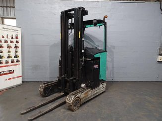 Chariot à mât rétractable Caterpillar NR16N