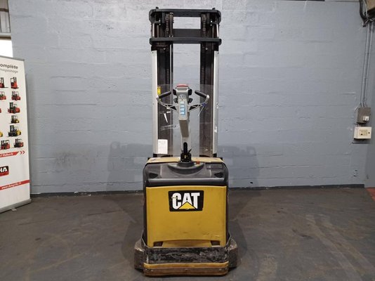 Gerbeur accompagnant Caterpillar NSV16Ni