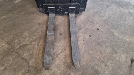 Préparateur de commandes à nacelle élevable Caterpillar NOH10N