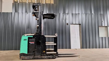 Préparateur de commandes à nacelle élevable Caterpillar NOH10N