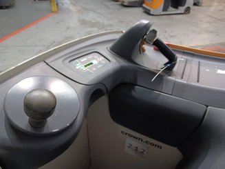 Transpalette porté debout Crown RT4020-2.0