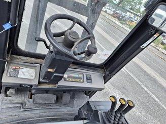 Chariot élévateur frontal 4 roues Yale ERP30