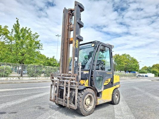 Chariot élévateur frontal 4 roues Yale GDP35VX