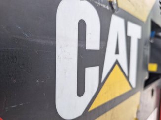 Gerbeur porté debout Caterpillar NSR20N