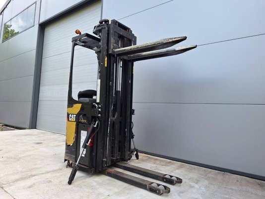 Gerbeur porté debout Caterpillar NSR20N