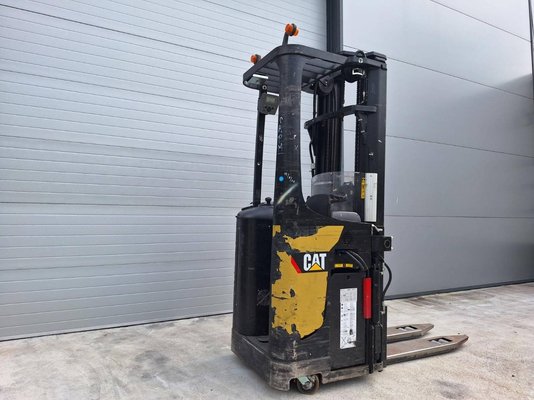 Gerbeur porté debout Caterpillar NSR20N