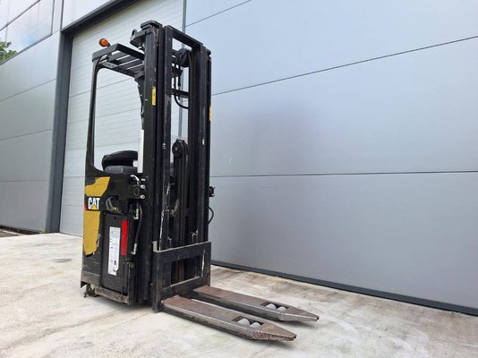 Gerbeur porté debout Caterpillar NSR20N