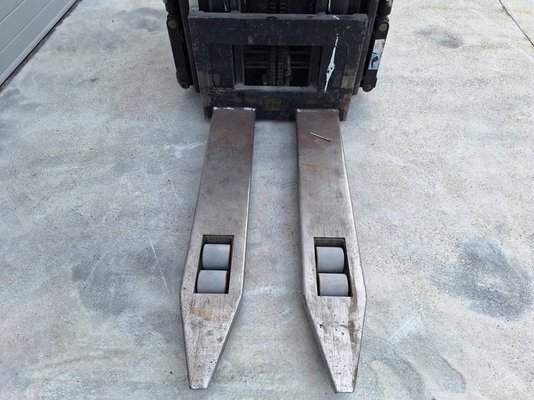 Gerbeur porté debout Caterpillar NSR20N