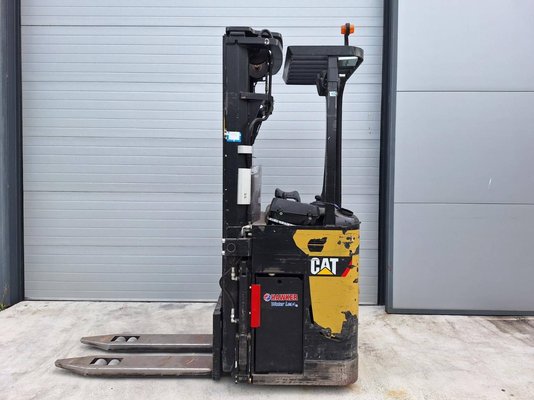 Gerbeur porté debout Caterpillar NSR20N