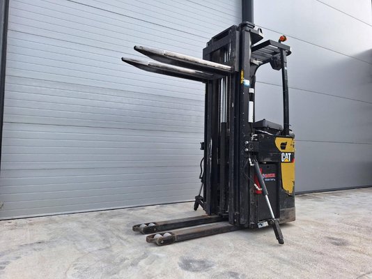 Gerbeur porté debout Caterpillar NSR20N