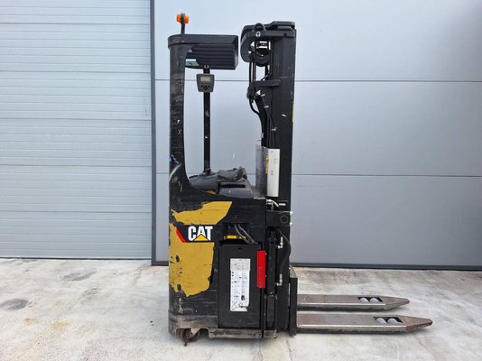 Gerbeur porté debout Caterpillar NSR20N