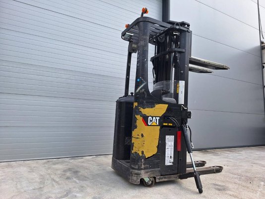 Gerbeur porté debout Caterpillar NSR20N