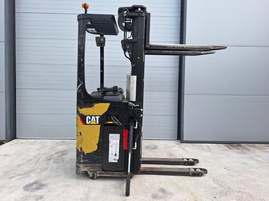 Gerbeur porté debout Caterpillar NSR20N
