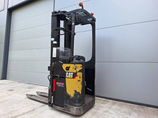 Gerbeur porté debout Caterpillar NSR20N