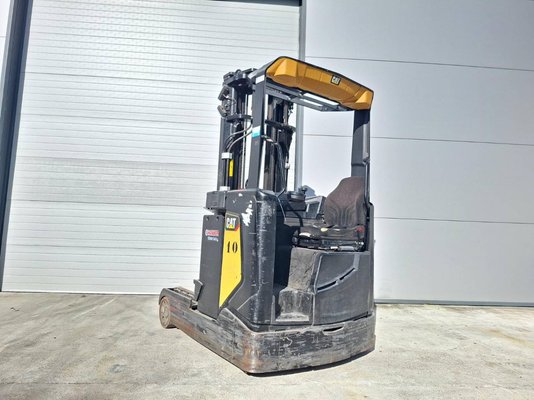 Chariot à mât rétractable Caterpillar NR16N2