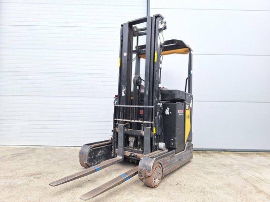 Chariot à mât rétractable Caterpillar NR16N2