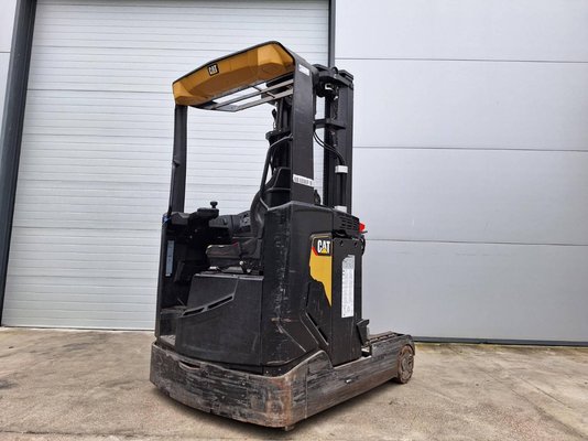 Chariot à mât rétractable Caterpillar NR16N2