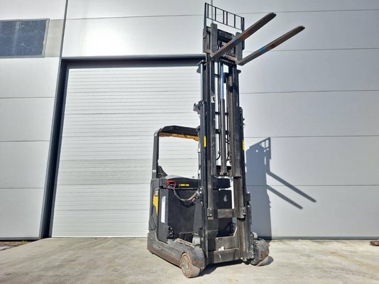 Chariot à mât rétractable Caterpillar NR16N2
