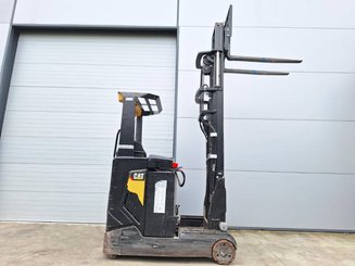 Chariot à mât rétractable Caterpillar NR16N2