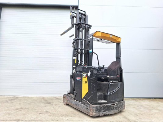 Chariot à mât rétractable Caterpillar NR16N2