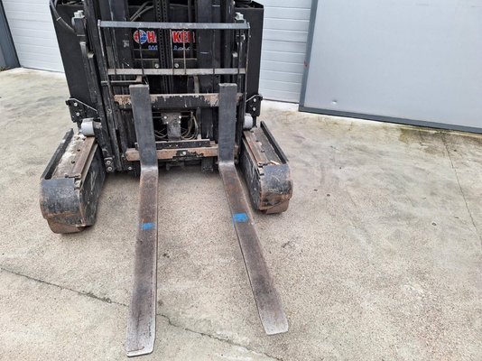 Chariot à mât rétractable Caterpillar NR16N2