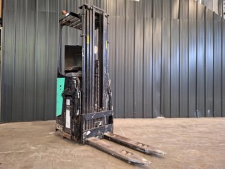 Gerbeur porté debout Caterpillar NSR16N