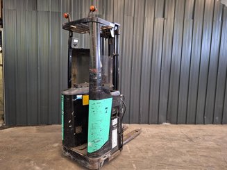 Gerbeur porté debout Caterpillar NSR16N