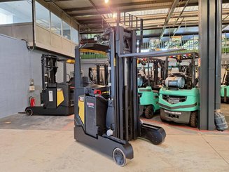 Chariot à mât rétractable Caterpillar NR16N2
