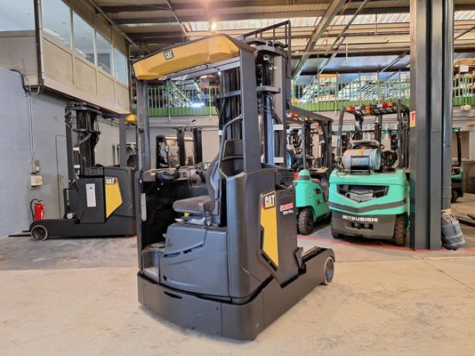 Chariot à mât rétractable Caterpillar NR16N2