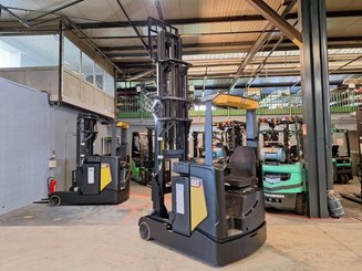 Chariot à mât rétractable Caterpillar NR16N2