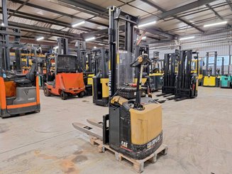 Gerbeur accompagnant Caterpillar NSP16N