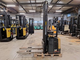 Gerbeur accompagnant Caterpillar NSP16N