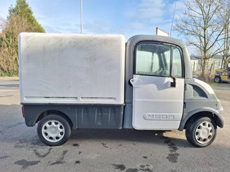 Camion fourgon Mega MULTITRUCK