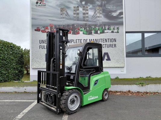 Chariot élévateur frontal 4 roues - AE30-I