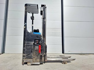 Gerbeur porté debout Caterpillar NSR16NI