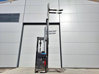 Gerbeur porté debout Caterpillar NSR16NI