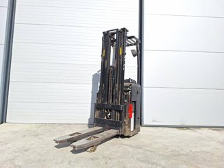 Gerbeur porté debout Caterpillar NSR16NI