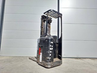 Gerbeur porté debout Caterpillar NSR16NI