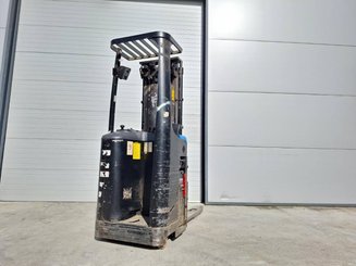 Gerbeur porté debout Caterpillar NSR16NI