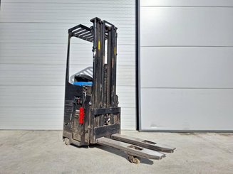 Gerbeur porté debout Caterpillar NSR16NI