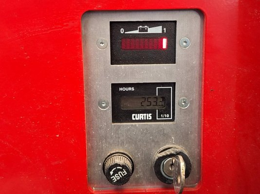 Tracteur industriel STI PTA2A
