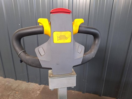 Tracteur industriel STI PTA2A