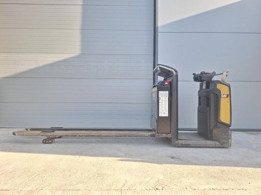 Préparateur de commandes au sol Caterpillar N020NE