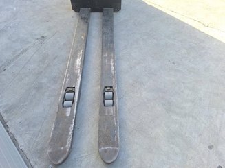 Préparateur de commande au sol Caterpillar N020NE