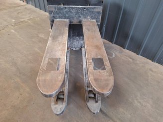 Transpalette accompagnant Caterpillar NPP20N2E