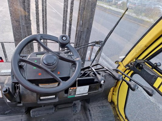 Chariot élévateur frontal 4 roues Hyster H4.0FT